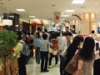 山口井筒屋の混雑する店内